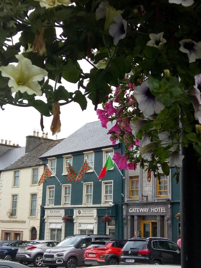 The Gateway Hotel Swinford Exterior foto