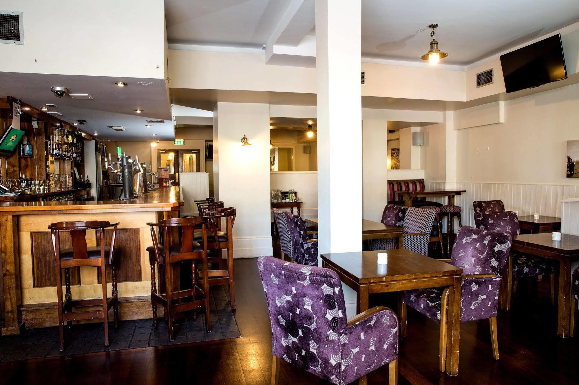 The Gateway Hotel Swinford Exterior foto